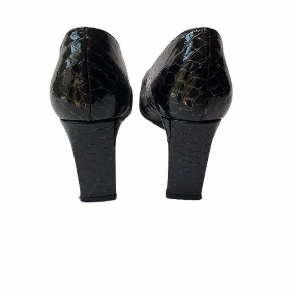 Stuart Weitzman Embossed Patent Leather Square Toe Black Pump Heels 7.5 AA - Picture 2 of 5